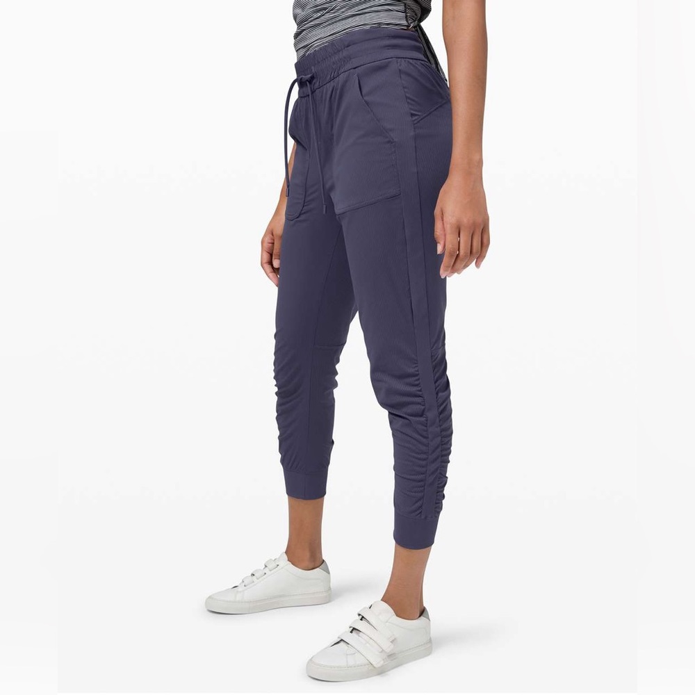 NWT Lululemon beyond the studio joggers size 6 cadet blue